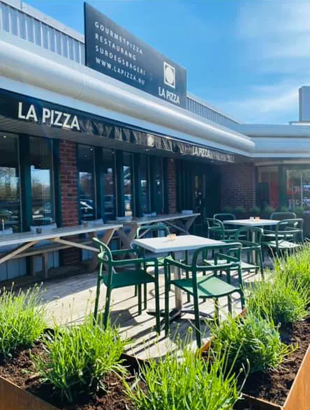 La pizza laröd uteservering